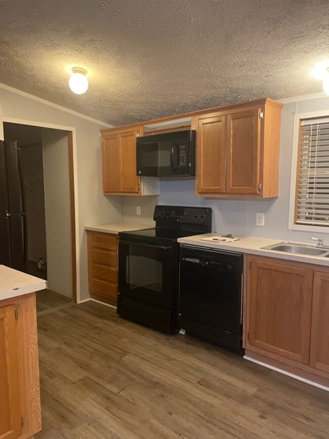 Foto del edificio - 1298 Crume Rd