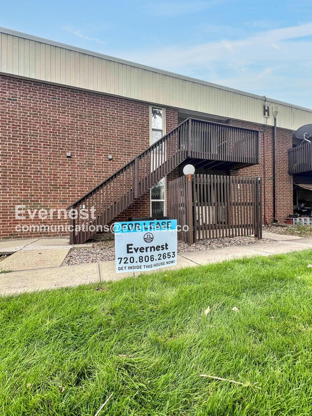 Foto principal - 3663 S Sheridan Blvd