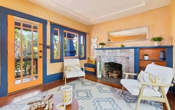 Building Photo - 448 60th St