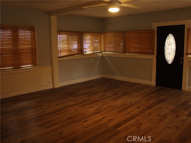 Foto del edificio - 705 Brookside Ln