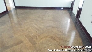 Foto del edificio - 1427 Schley Ave