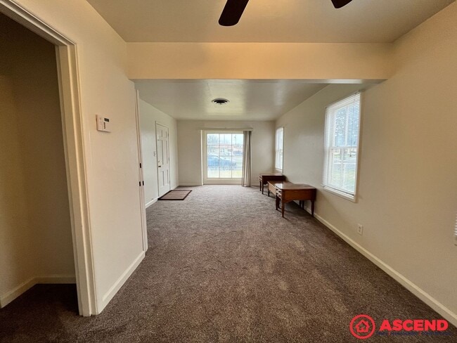Building Photo - 3 Bedroom | 1 Bathroom - Bakersfield, CA
