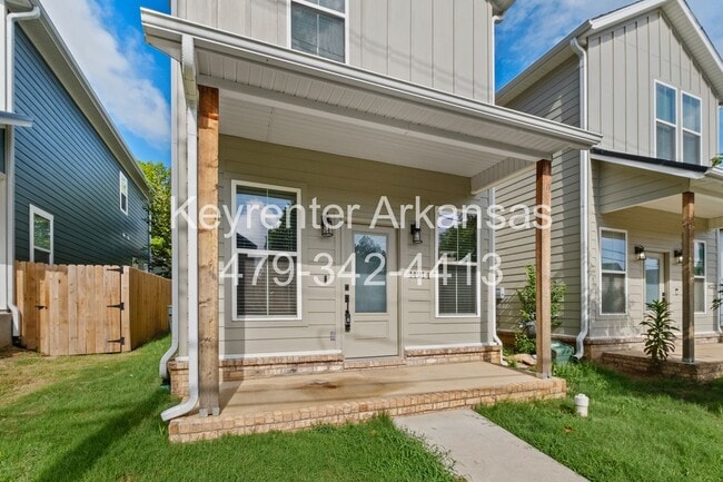 Building Photo - Duncan St Duplex