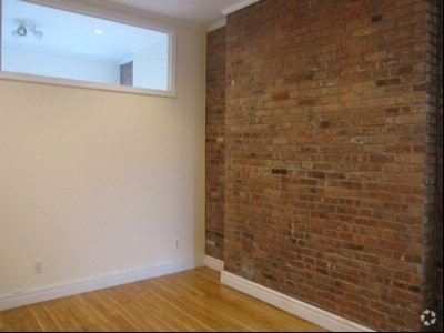 Building Photo - 248 Mott St
