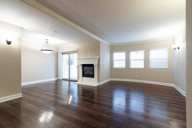 Building Photo - Amazing Lower Level 3-Bedroom 2.5 Bathroom Sprinkled With Flavor In West Los Angeles