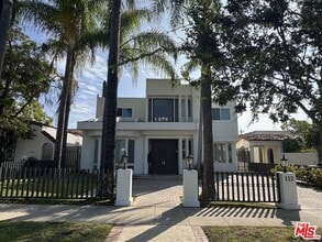 Building Photo - 112 Elm Dr