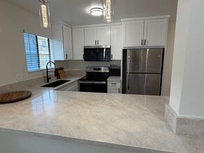 Building Photo - 3535 Monroe Ave