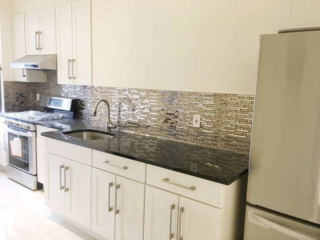 Foto del edificio - 706 Seneca Ave