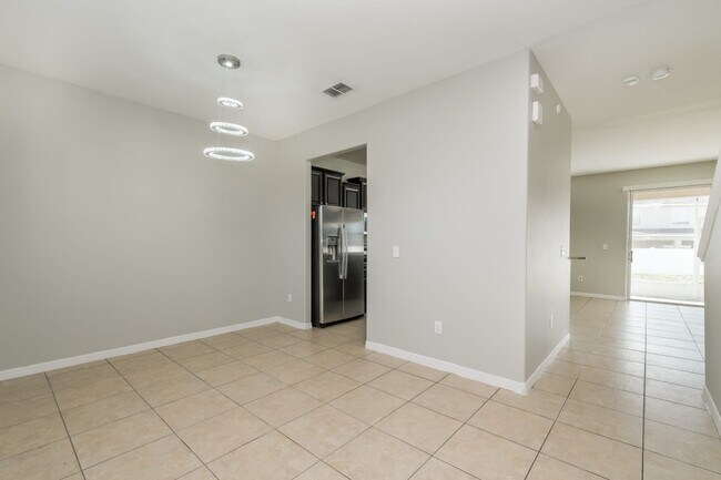 Building Photo - 1808 Oak Pond St