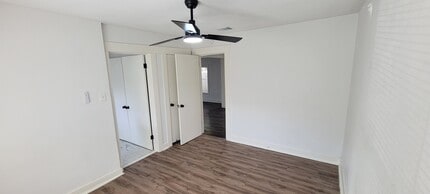 Building Photo - 4208 Delhi St