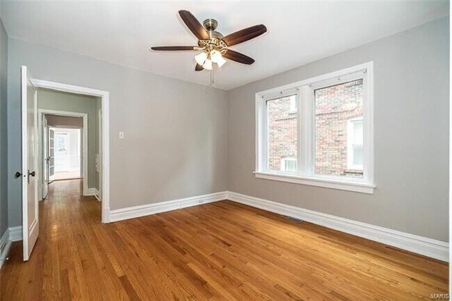 Foto del edificio - 7375 Amherst Ave