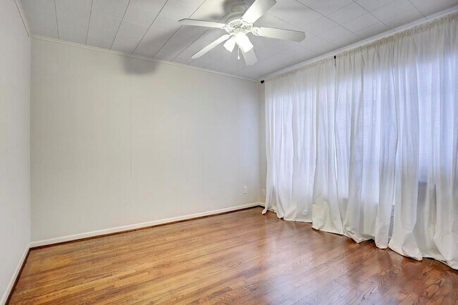 Foto del edificio - 2535 Shakespeare St