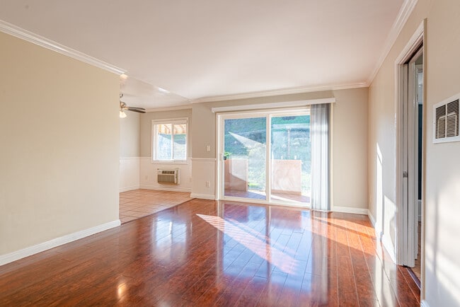 Living Room - 4315 Don Tomaso Dr