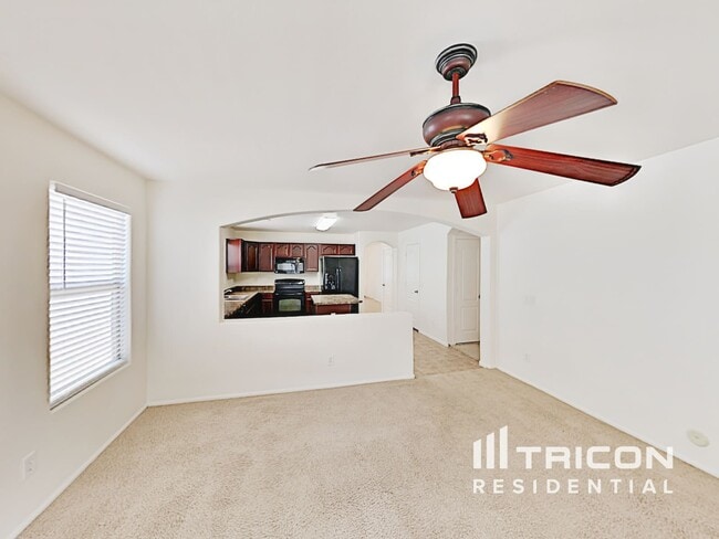 Foto del edificio - 1275 E Shari St