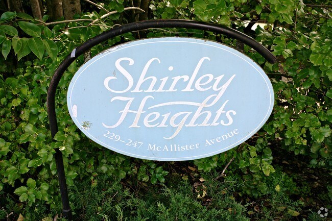 Foto del edificio - 229-247 McAllister Ave