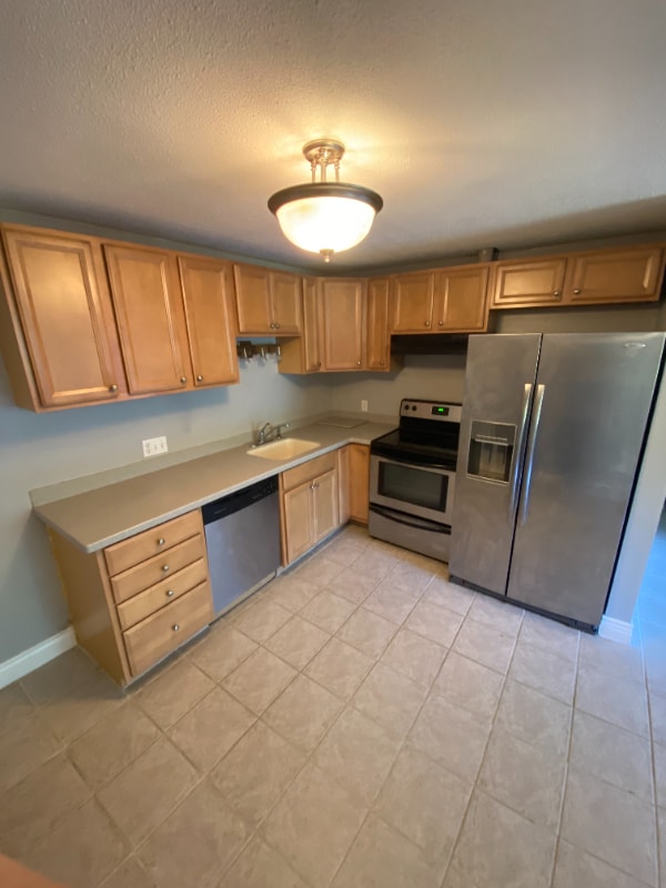 Building Photo - 5 Turnpike Rd