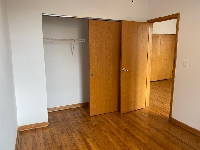Building Photo - 644 1/2 W Buckingham Pl