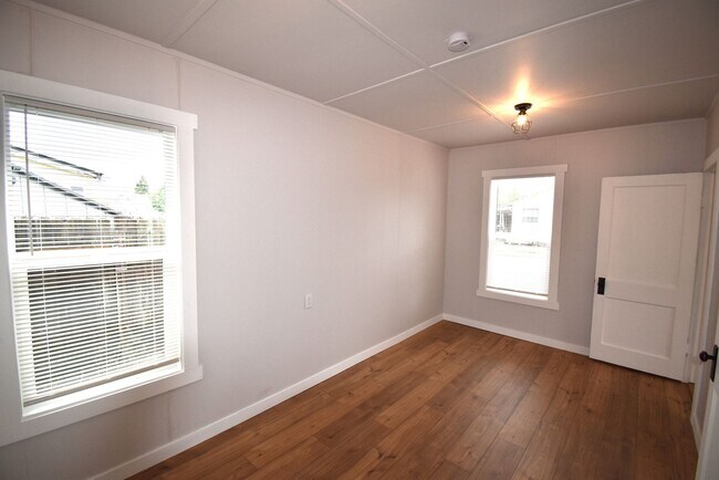 Foto del edificio - A Cozy 1-Bedroom You’ll Love Coming Home To!