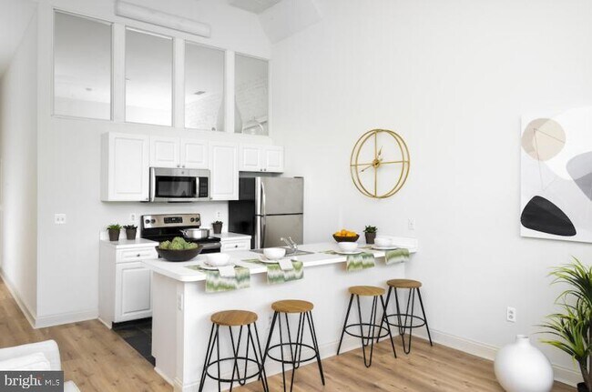 Building Photo - 2121 Market St