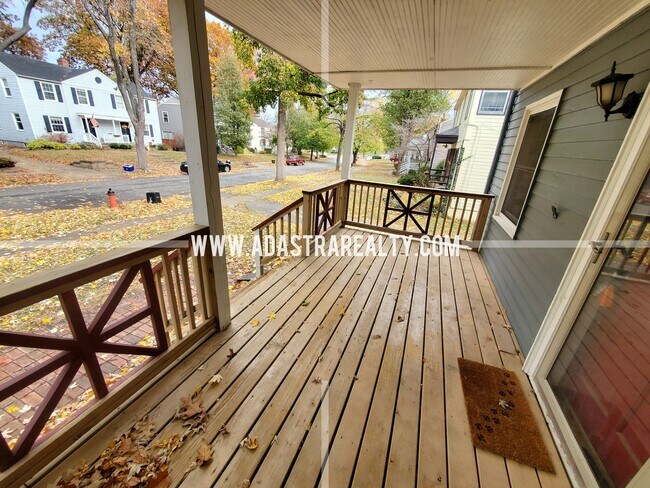 Foto del edificio - Beautiful Brookside Duplex-Available NOW!!