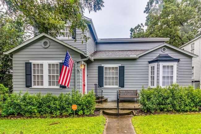 Foto del edificio - 326 Wildrose Ave