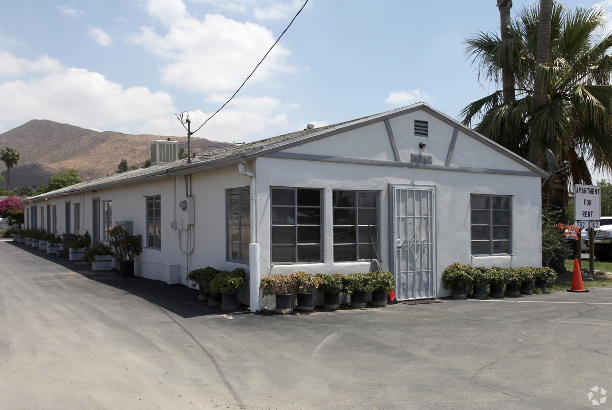 Primary Photo - 6067 Mission Blvd