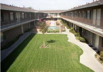 Courtyard - Casa Madrid Apartments