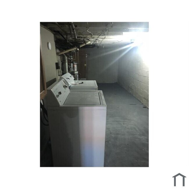 Foto del edificio - 2835 Lake Ave