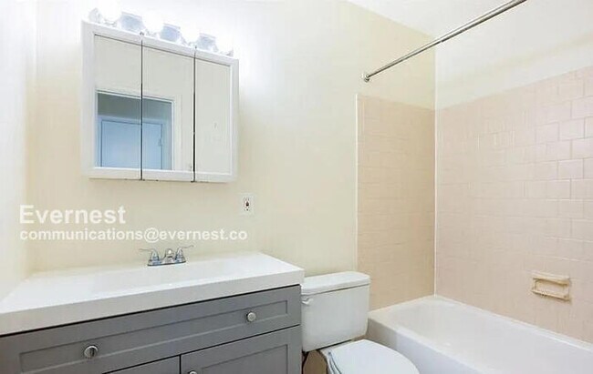 Foto del edificio - 2235 Sedgwick St