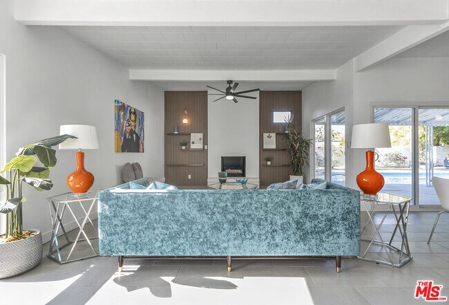 Foto del edificio - 547 N Farrell Dr