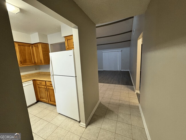 Building Photo - 415 Admiral's Walk Dr