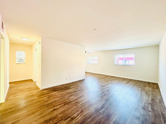 Building Photo - pac2504