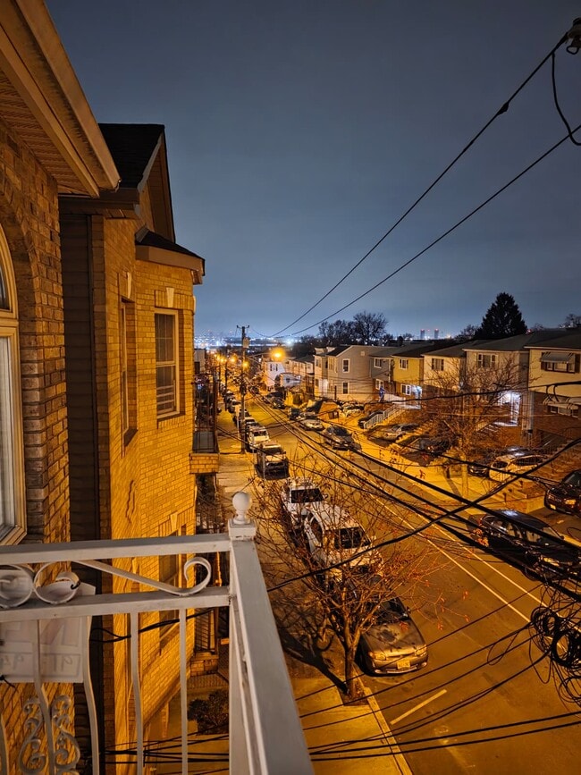 Building Photo - 45 Terhune Ave