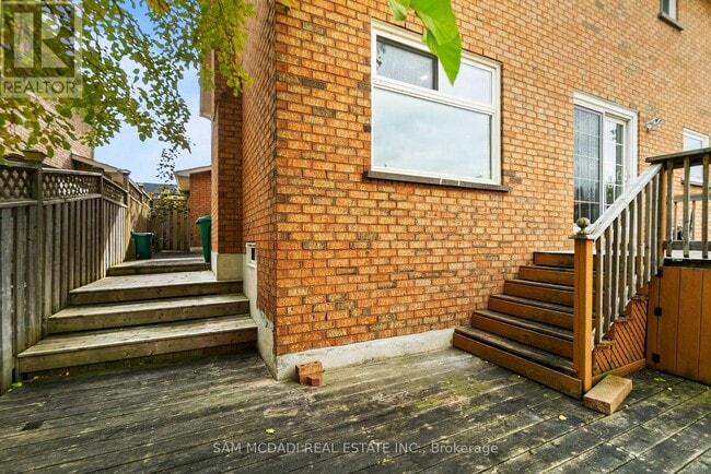 Building Photo - 149 Sunforest Dr