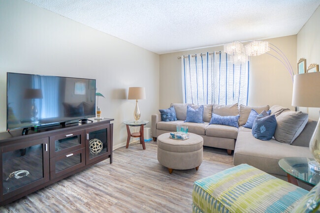 1BD, 1BA - 622SF - Living Room - Ascent Citrus Park
