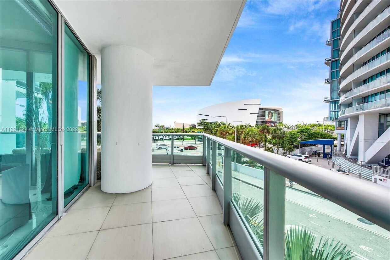 Foto principal - 900 Biscayne Blvd