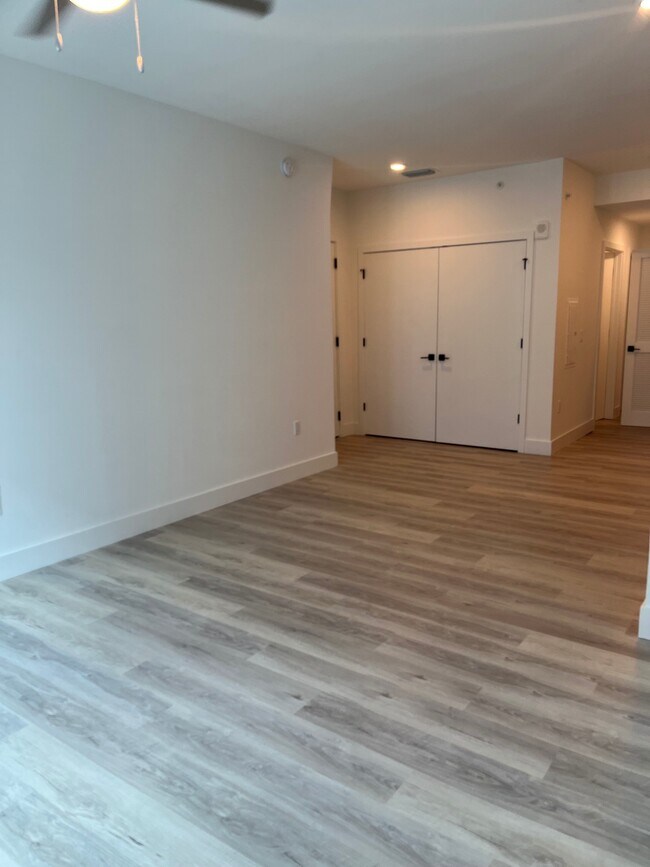 Foto del edificio - 30 NW 31st St