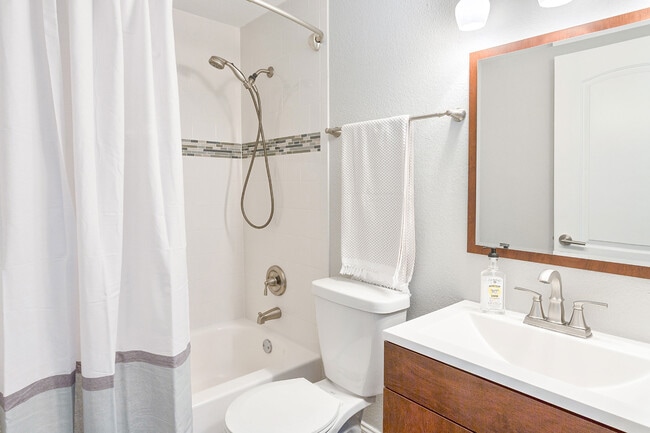 Full Bathroom - Case Residences — Palma Ceia, Tampa