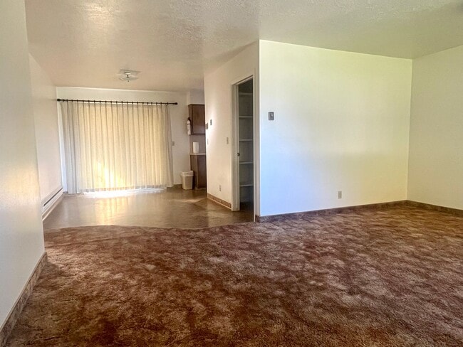 Building Photo - 110 E Main St