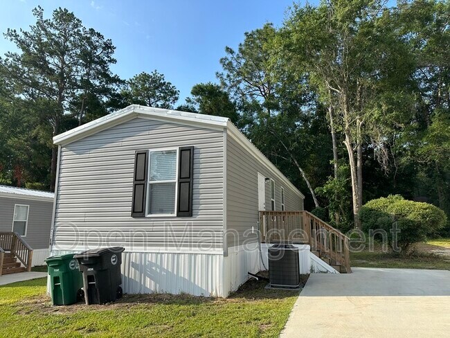 Building Photo - 356 Bayhead Dr