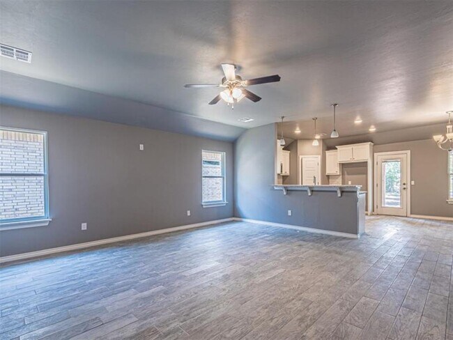 Building Photo - 409 Grove St