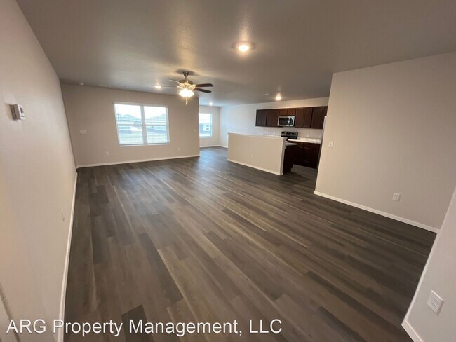 Foto del edificio - 3 br, 2 bath House - 3305 E Ricky Drive