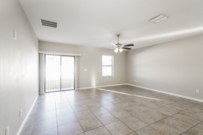Building Photo - 3083 Kresterbrooke Ln