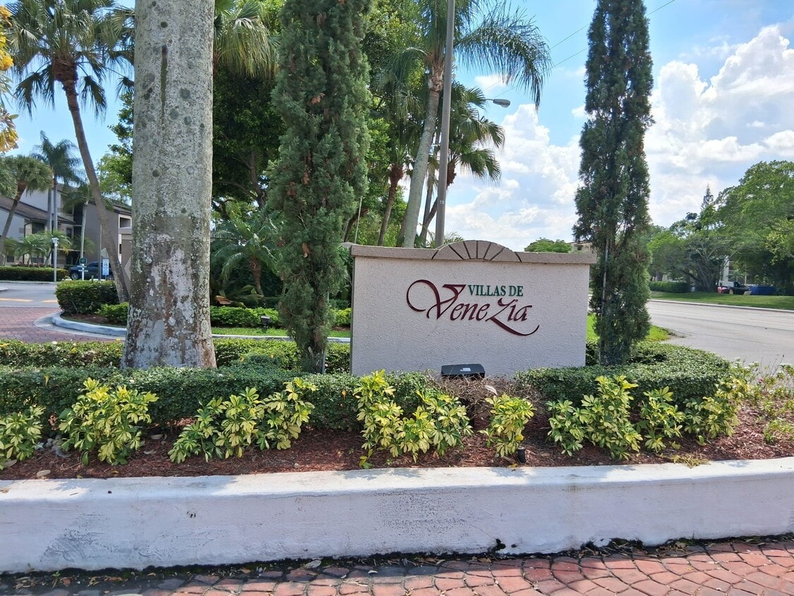 Photo - 9829 Nob Hill Ln (Sunrise, FL)