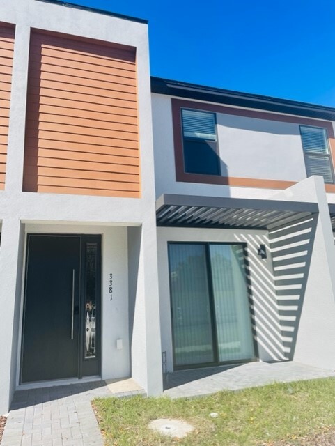 Foto principal - 1 Legacy Blvd