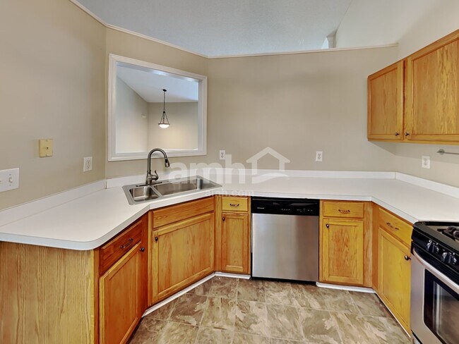 Foto del edificio - 375 Bass Way NW