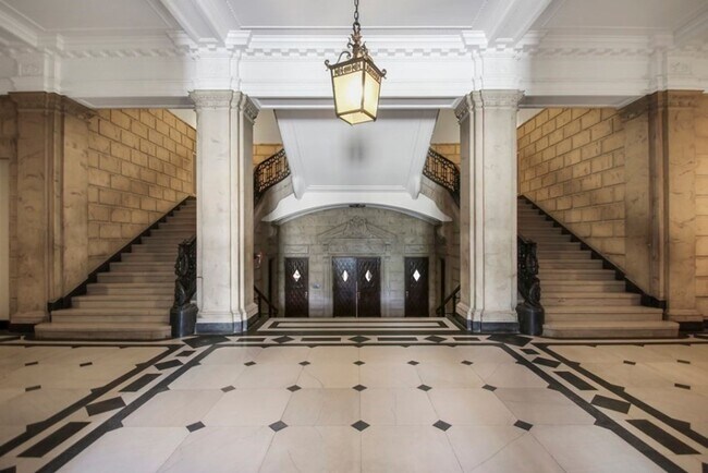 Foto del edificio - AVAILABLE July 1st, 2025! This Opportunity...