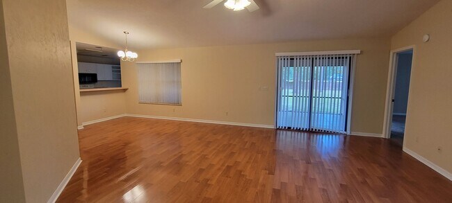 Foto del edificio - 3/2: Enjoy this nice spacious home in Sunrise.