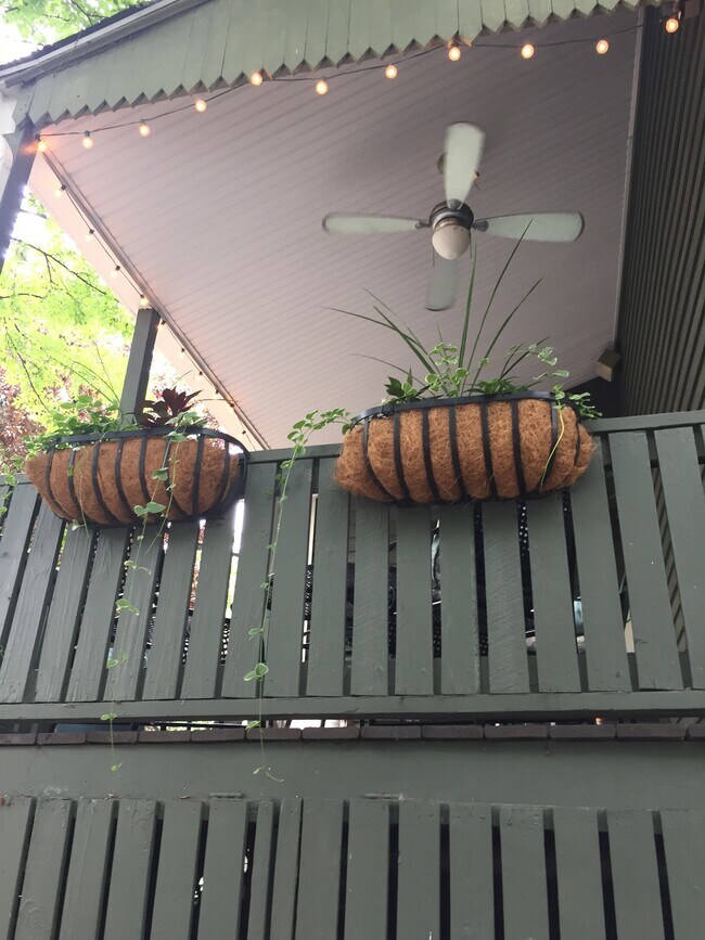 Foto del edificio - 1442 Christy Ave