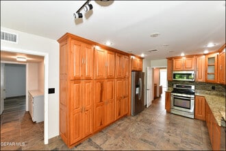 Building Photo - 5900 Mira Hermosa Dr